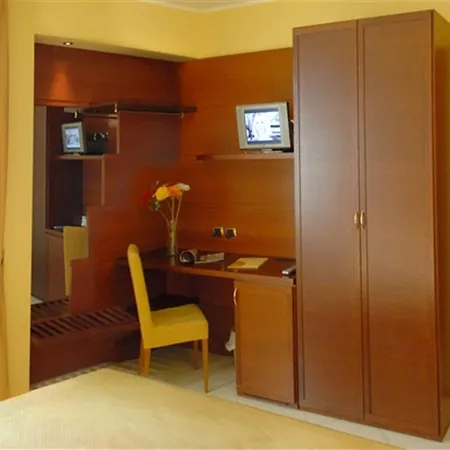 Western Nettuno 4*